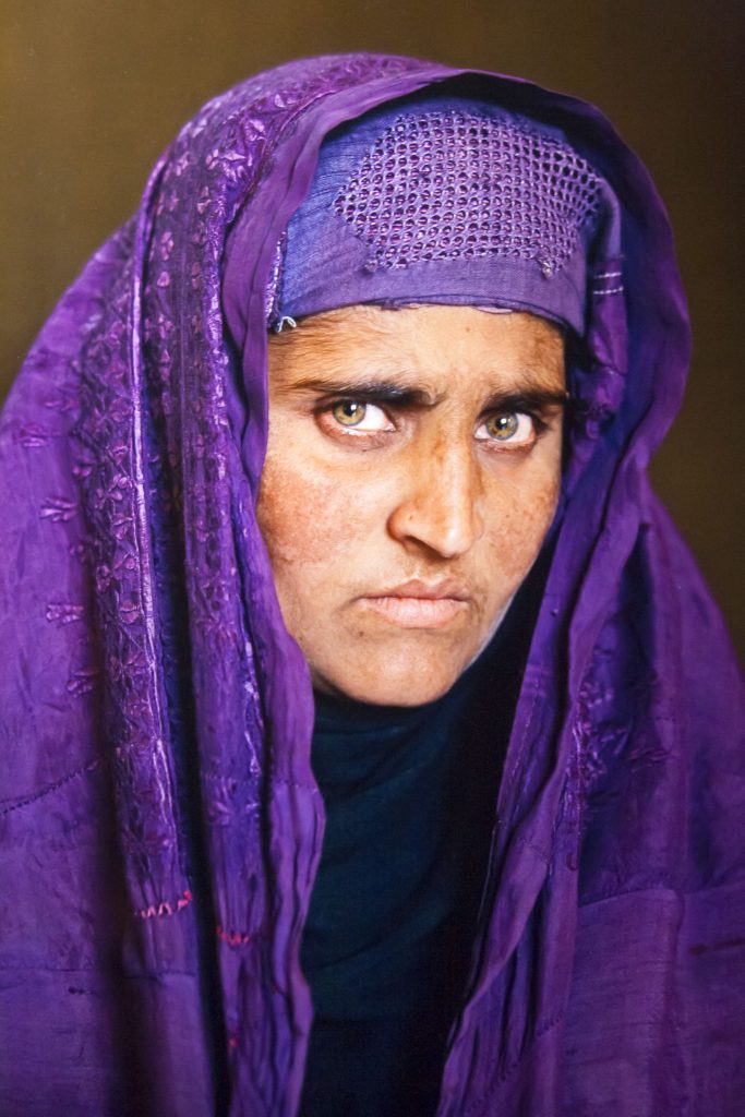 Sharbat Gula -Afgan Kız- 2002